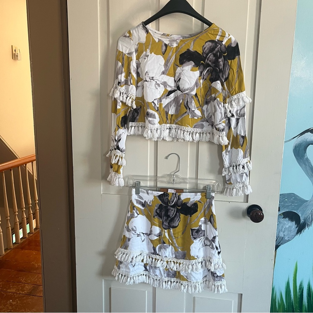 Selfie Leslie Yellow and White Floral Set